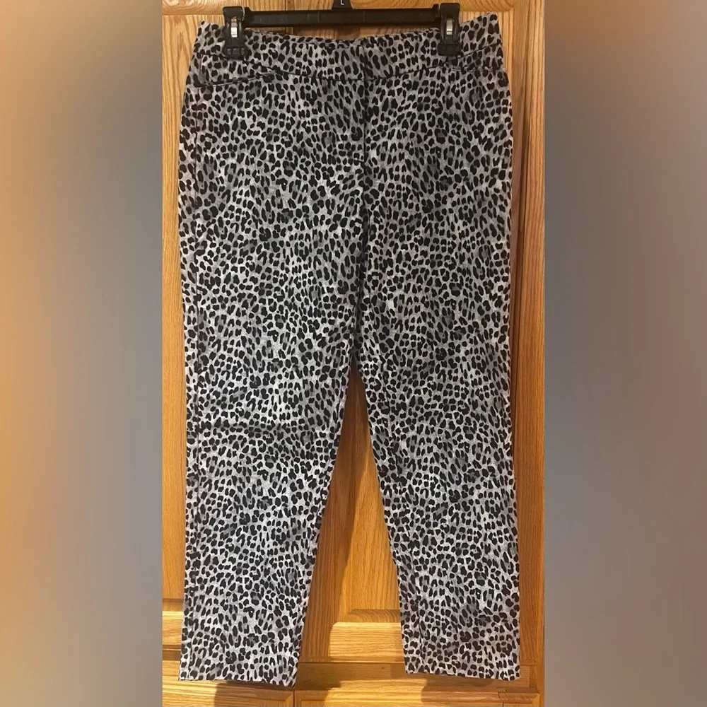 White House Black Market Black & Gray Leopard Print Slim Ankle Pants‎ Size 4R